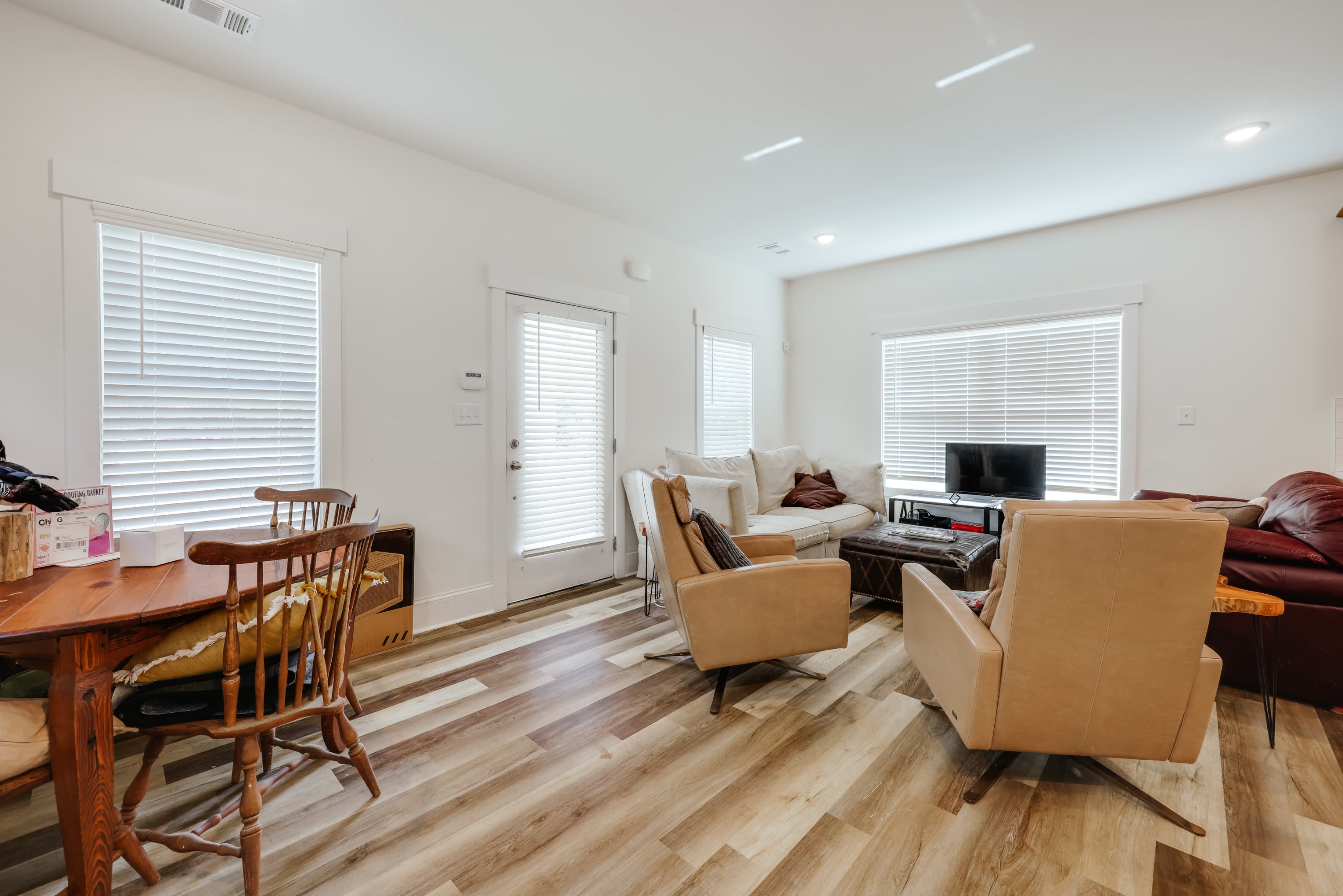 374 Arch Street – photo 3
