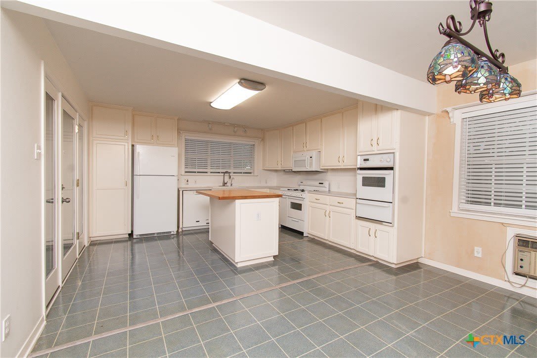 4510 Russell Drive – photo 5
