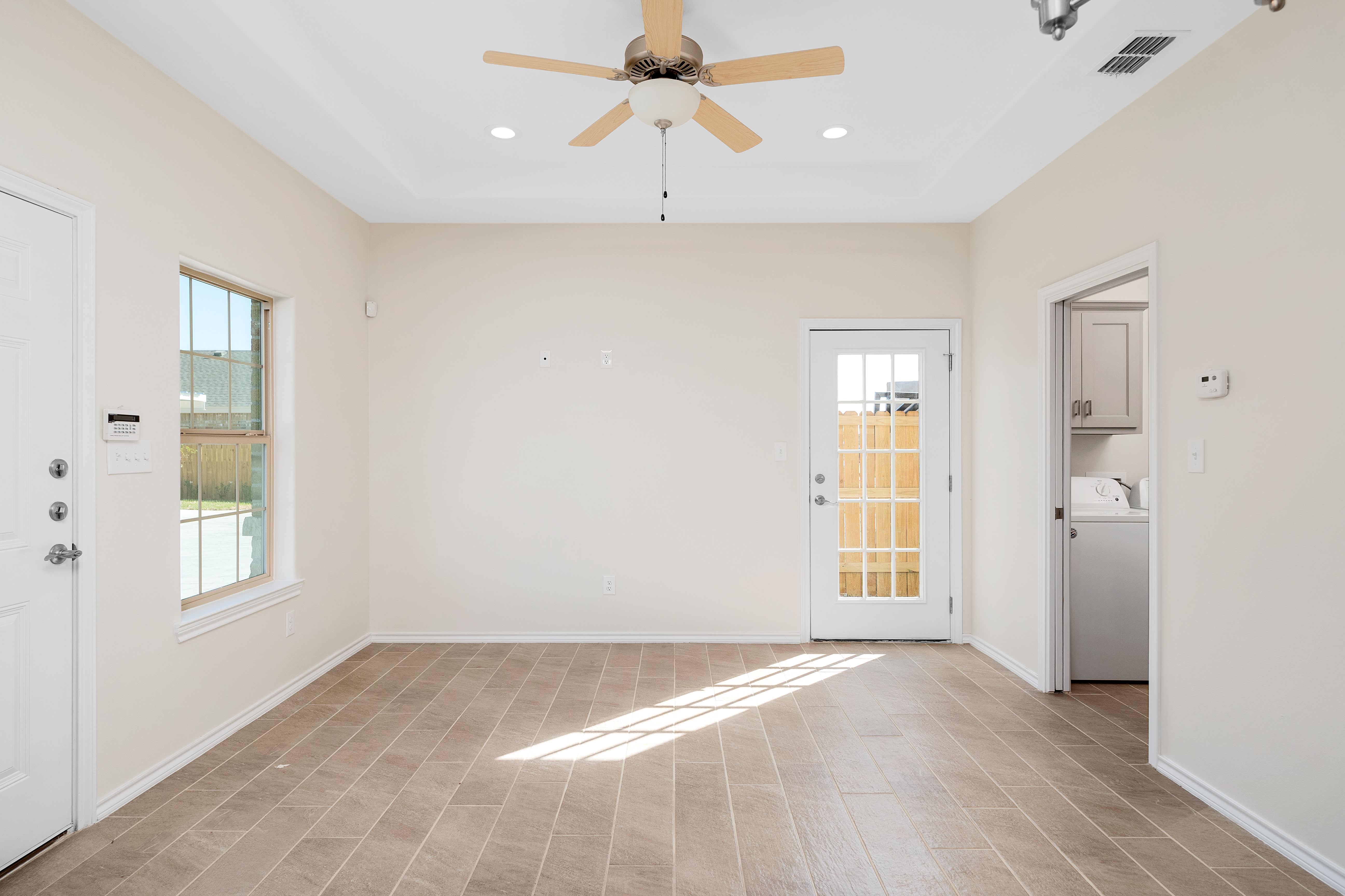 5913 Nightingale Ave – photo 3