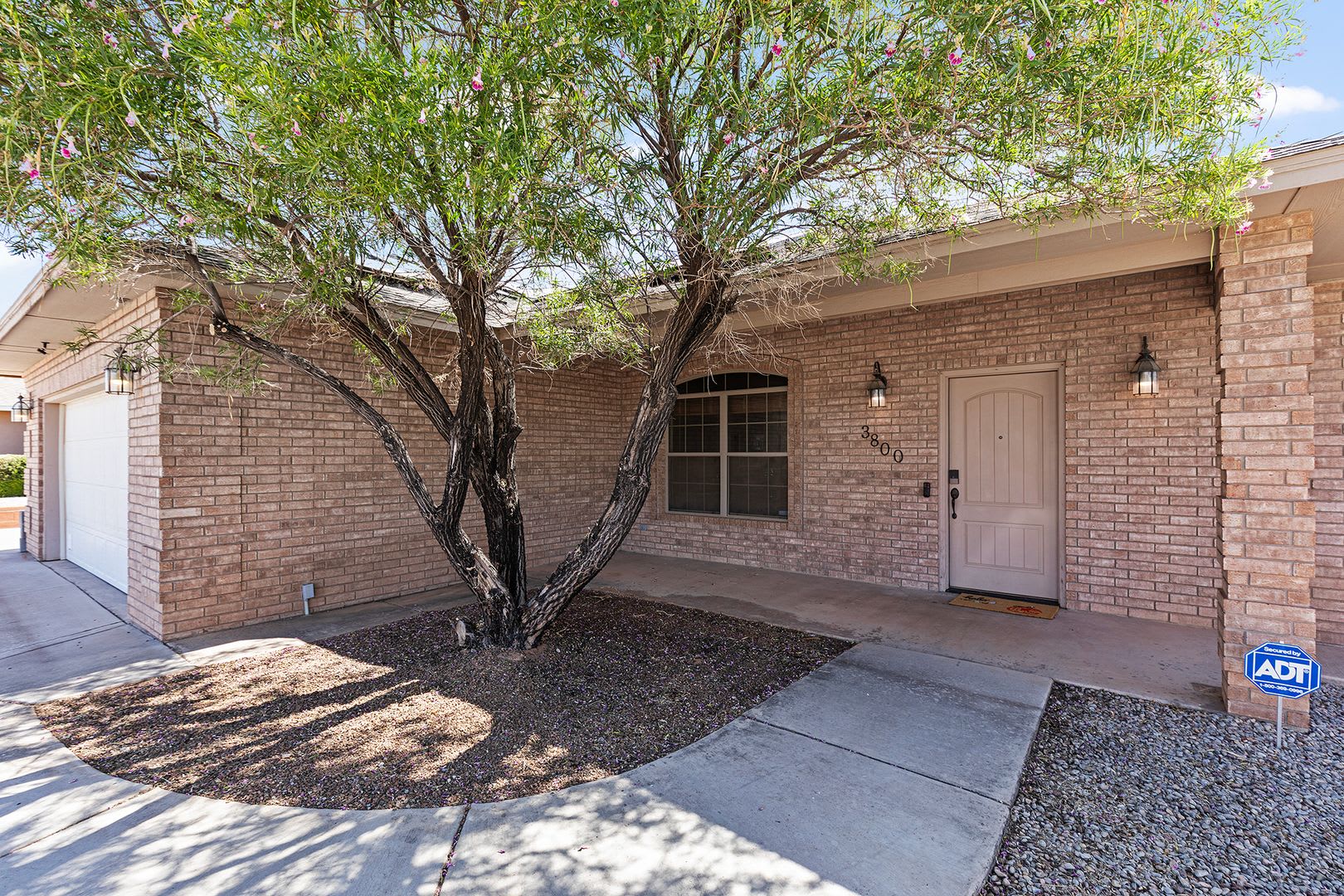 4 Bedroom Home with Solar Panels: MOVE-IN SPECIAL – photo 2