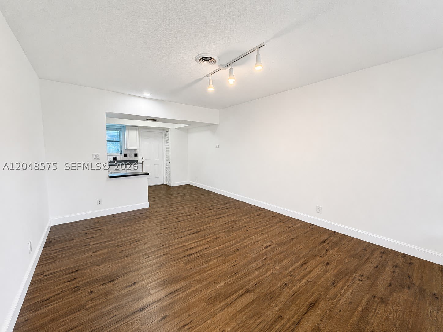 117 NE 30th Ct – photo 5