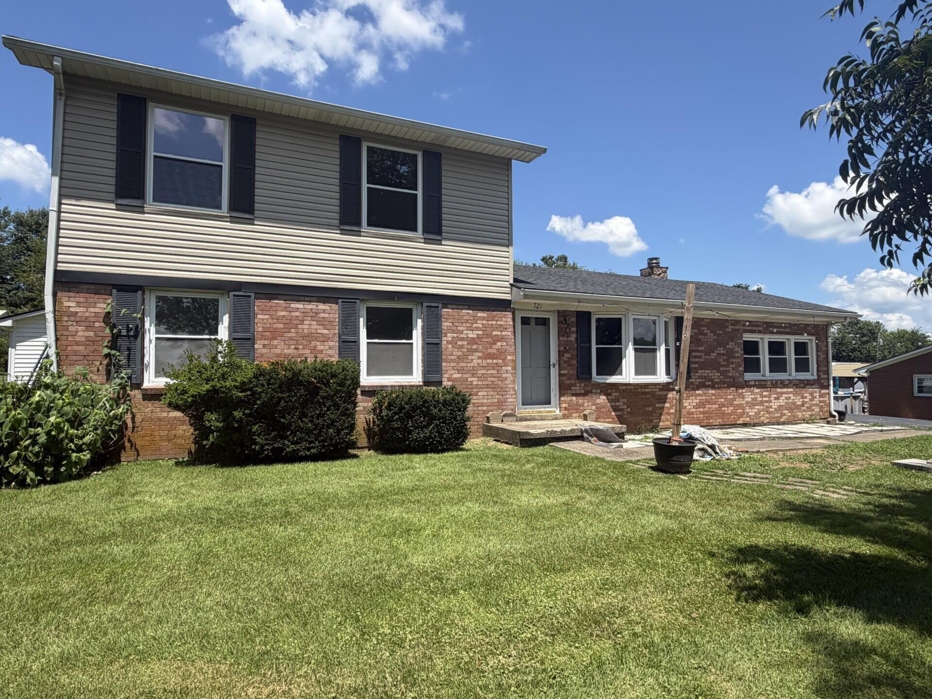 721 Wayland Drive – photo 2