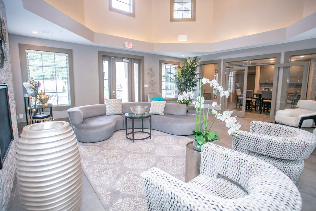 The Carlyle At Perimeter Apartments – photo 2