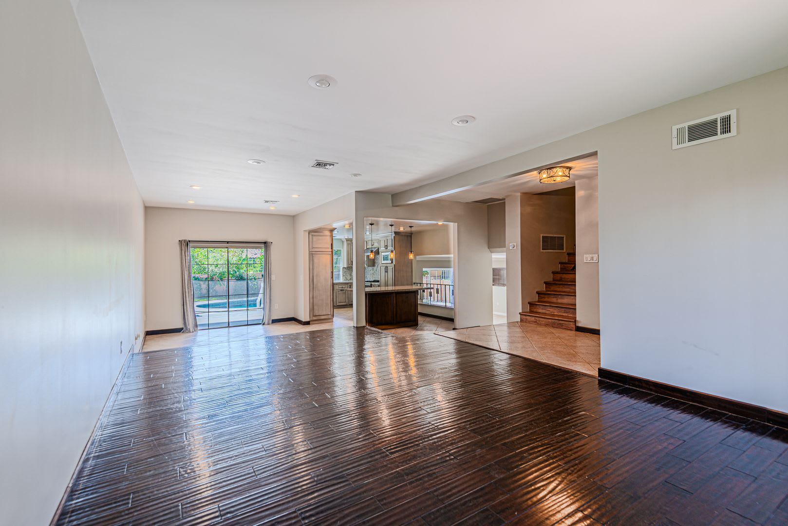 New Price Reduction Beautiful 4 Bed 3 Bath House In Winnetka The Sf Valley With Pool 2 Car Garage – photo 4