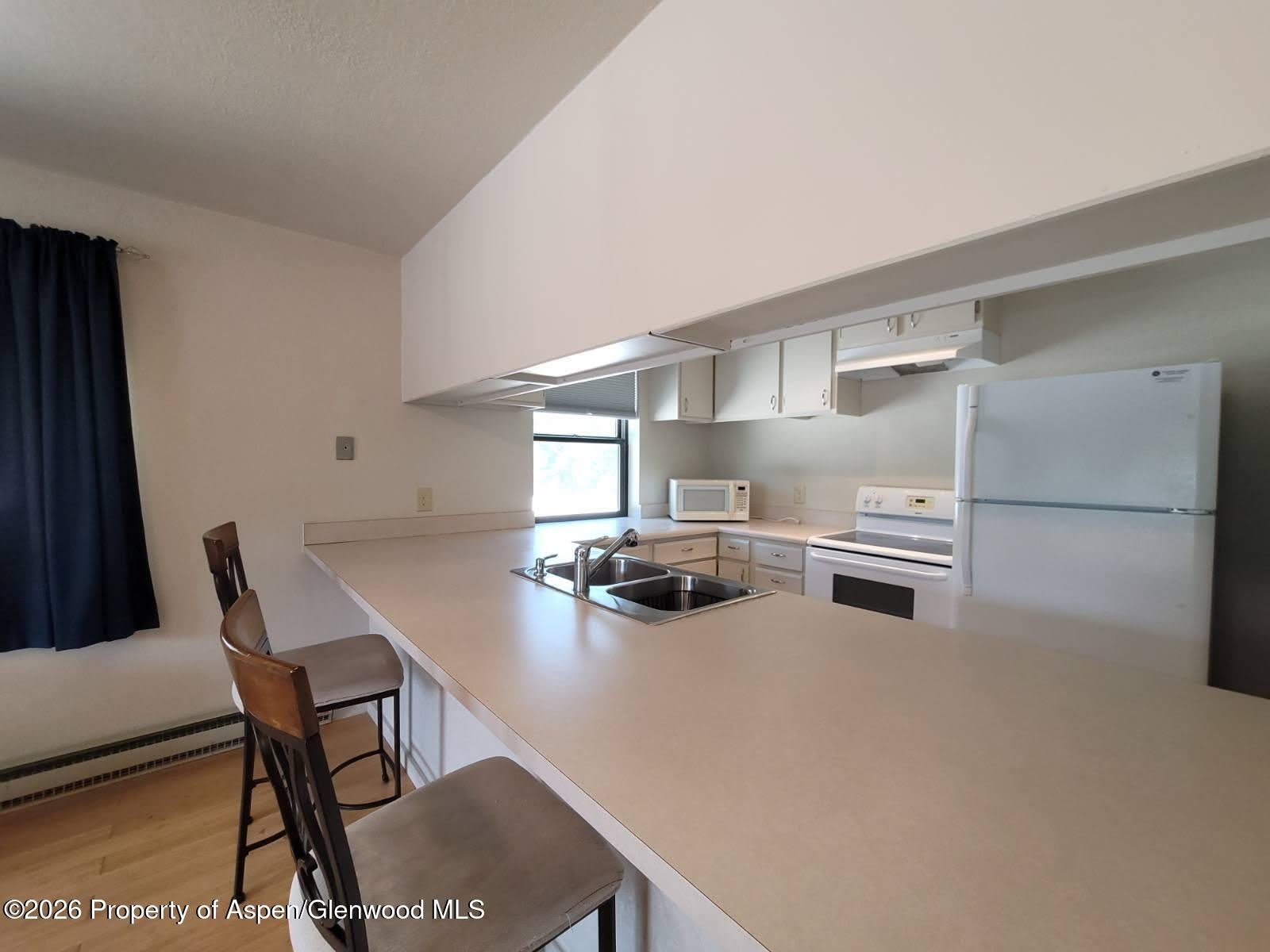 2015 Blake Avenue – photo 5