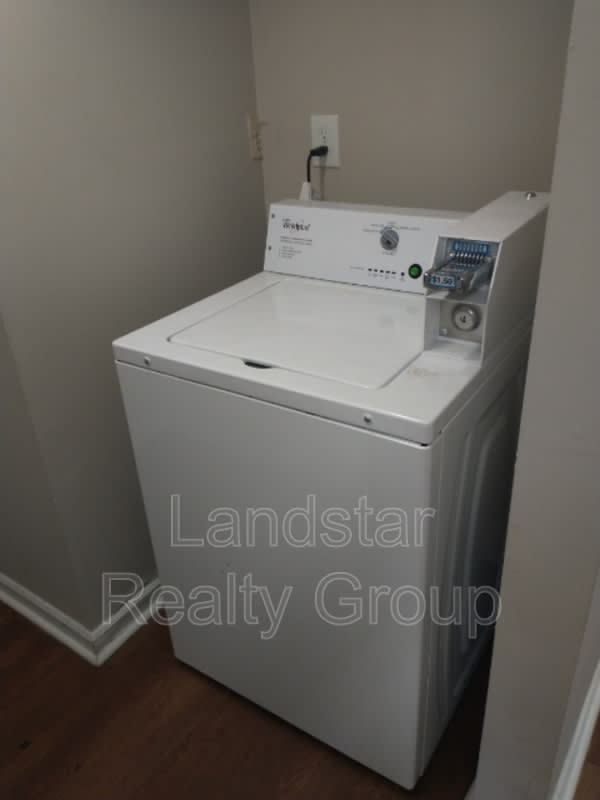 7320 Six Mile Lane – photo 3