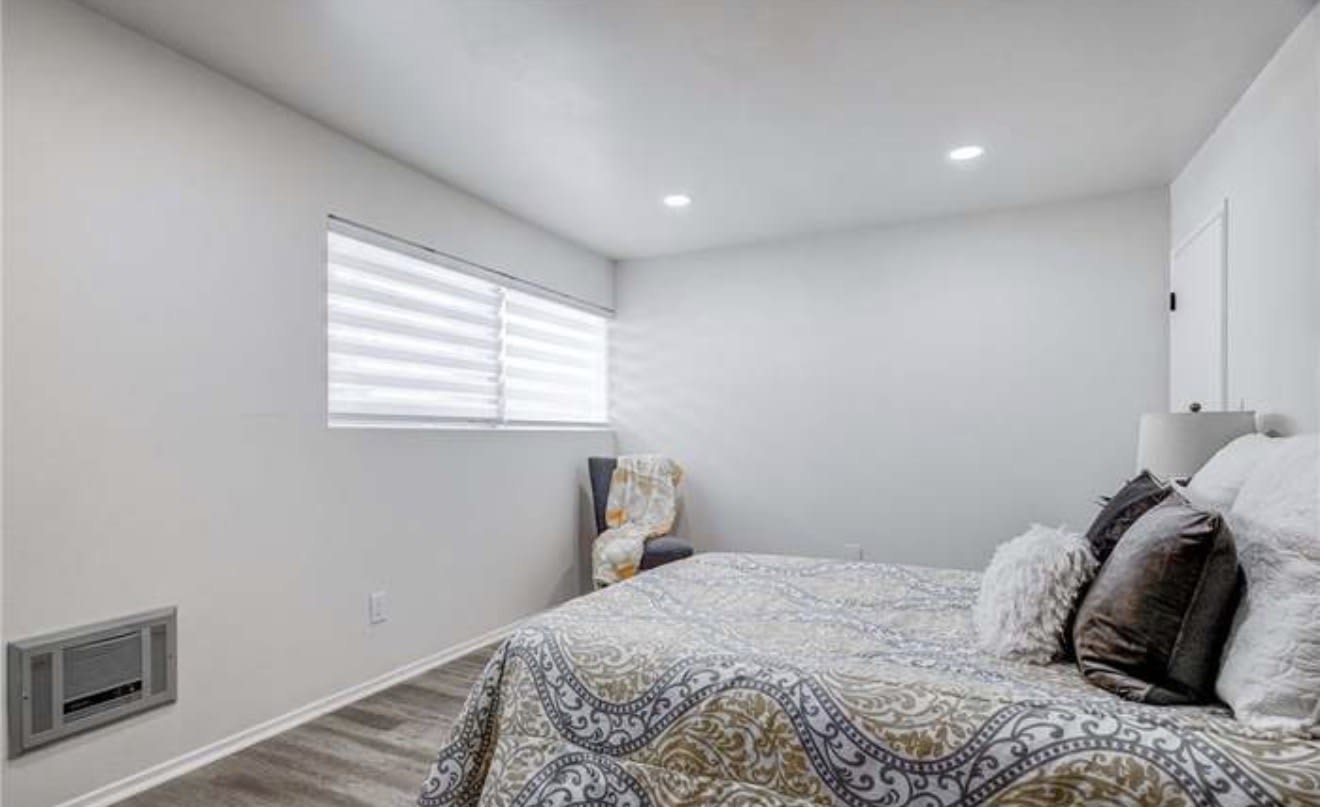 719 N Eucalyptus Ave Apt 5A – photo 5