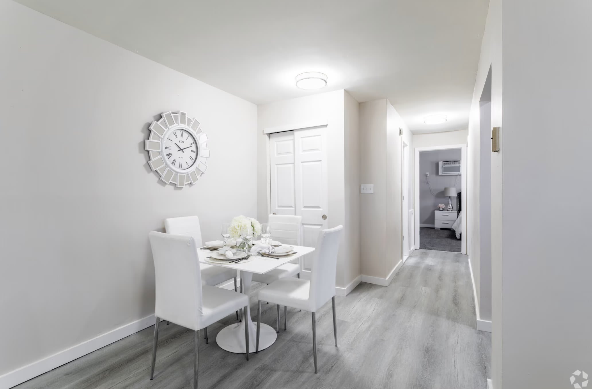 311 N Sycamore Ave – photo 4