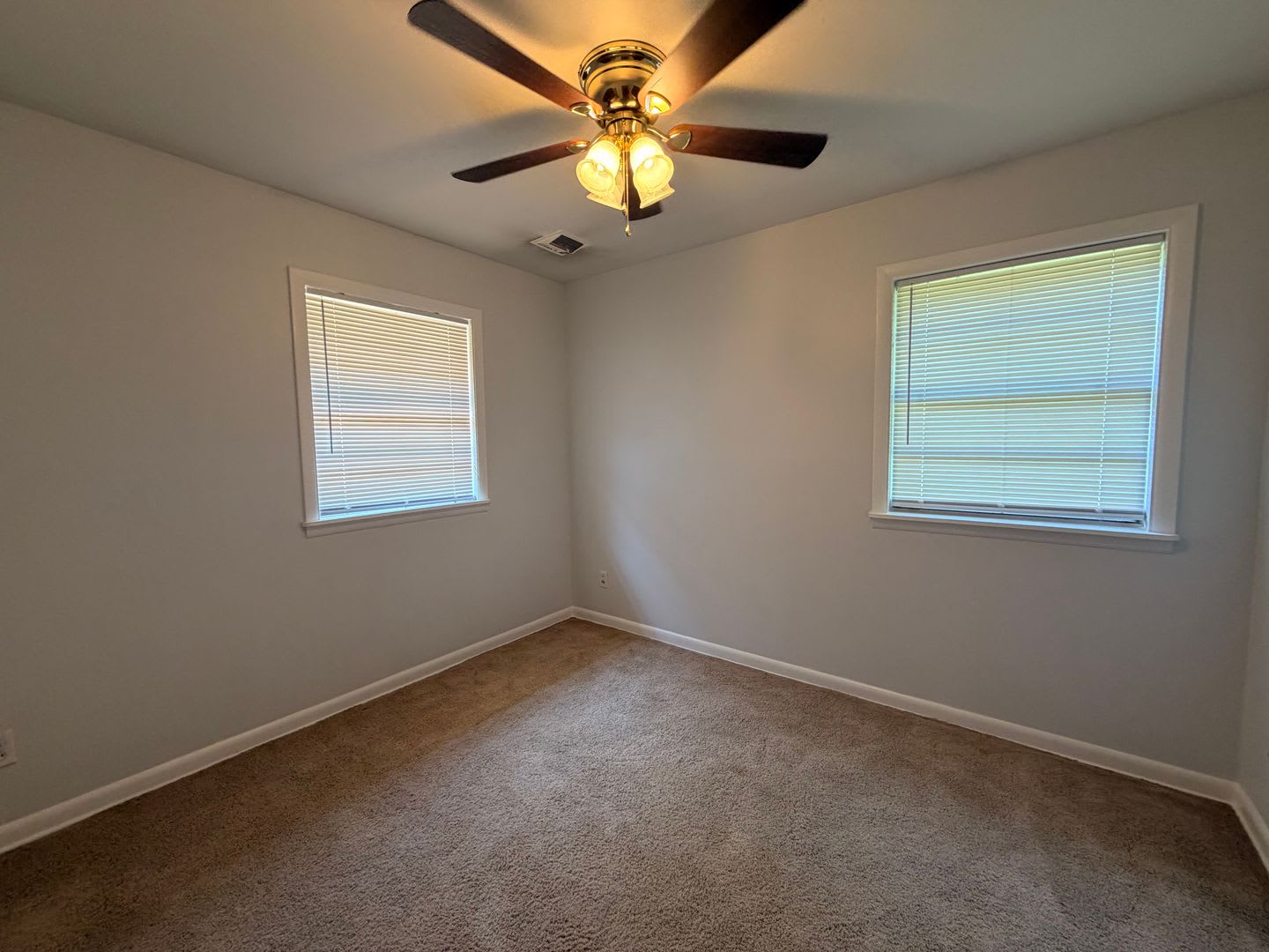 This Conveniently Located Russellville Home – photo 5