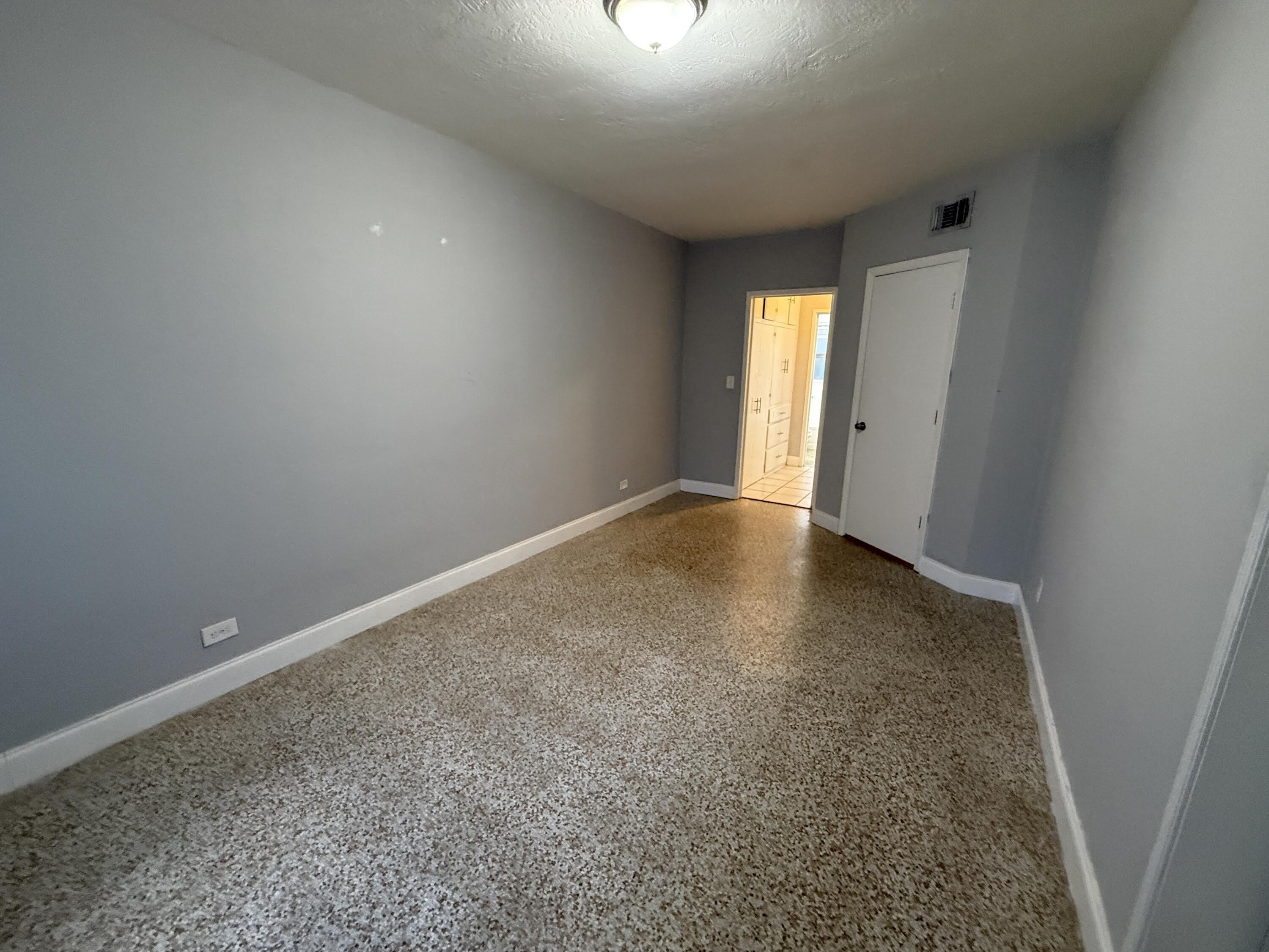 1621 NE 5th Street – photo 2