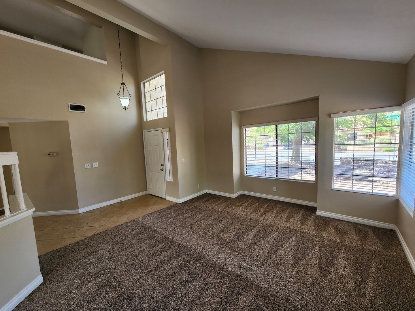 Gorgeous 4 Bedroom Corner Lot Home – photo 5