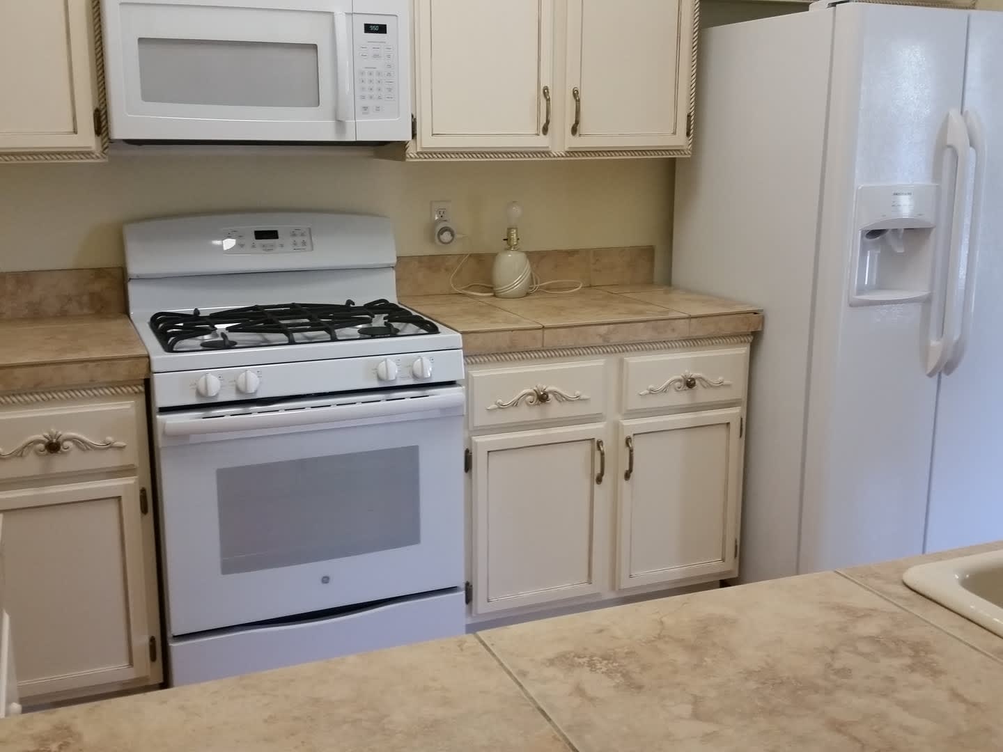 3 Bedroom * 1 Story * RV Parking – photo 2