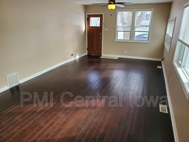 3216 1st St – photo 2