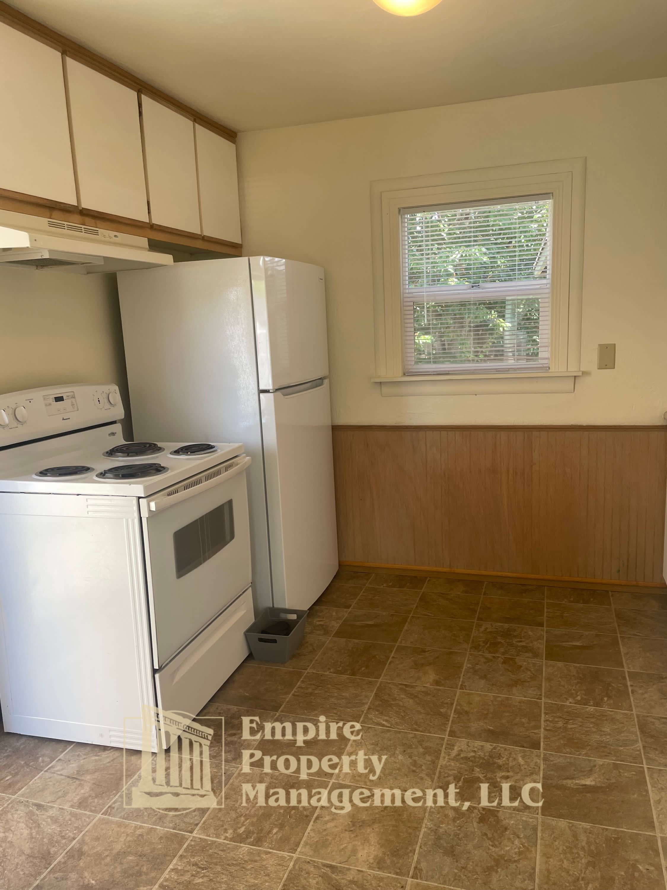 2025 Devos Street – photo 4