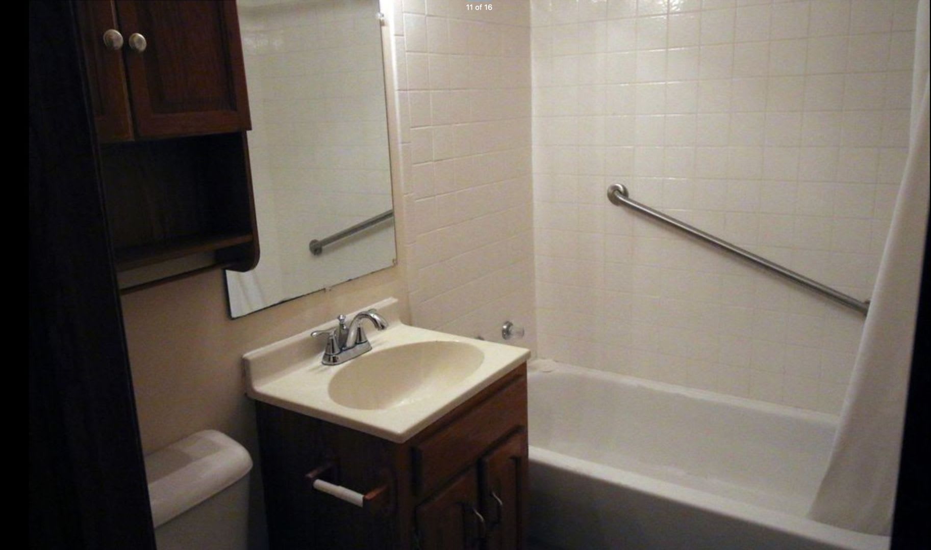 Charming 2BR House in Old Town Bellevue – photo 3