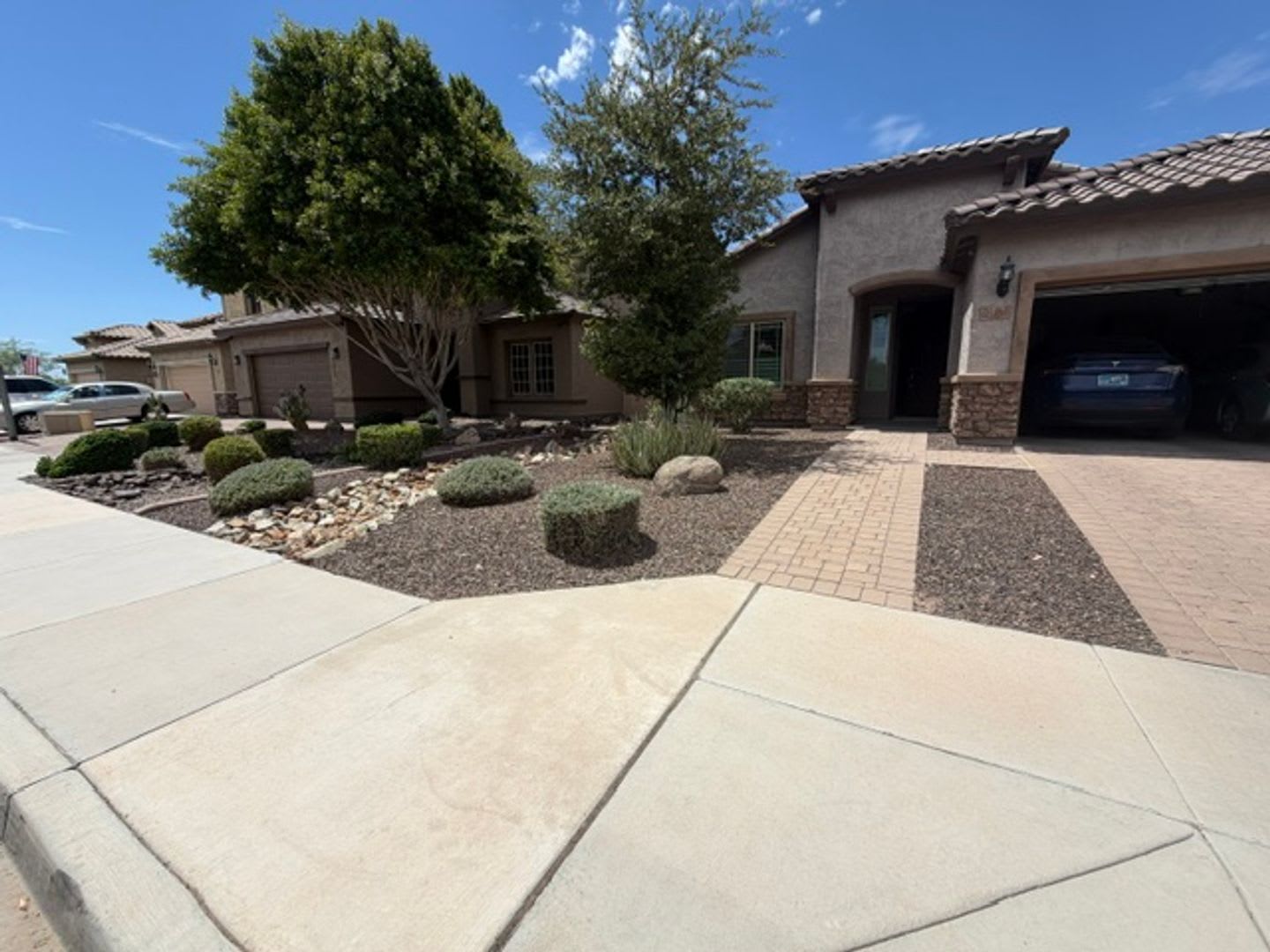 Gorgeous 4 Bed 2 bath home with full SOLAR package in North Peoria – photo 1