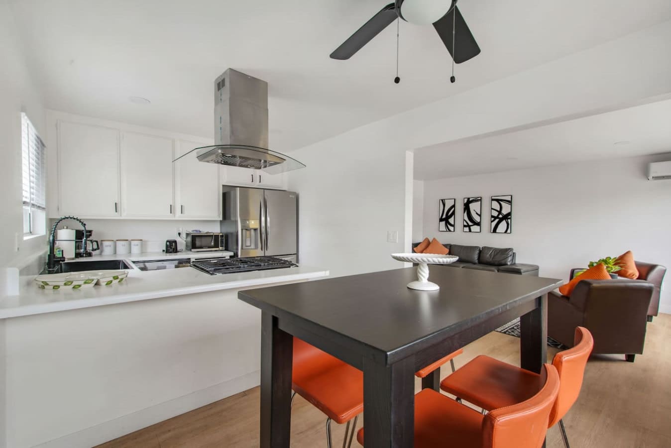 3720 S Marine St – photo 2