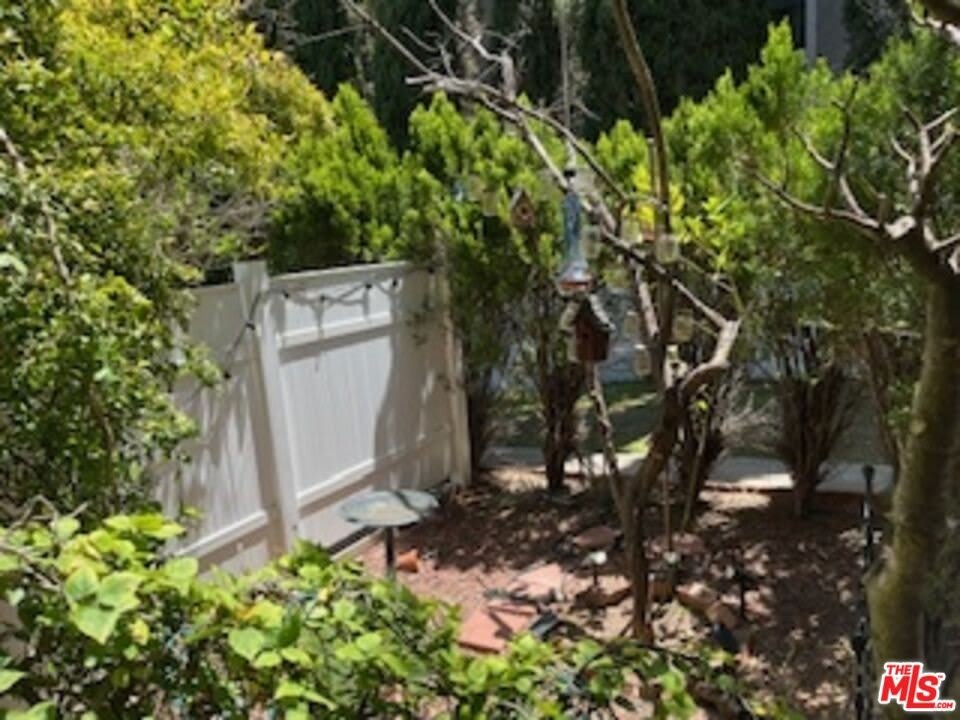 1725 1/2 Malcolm Ave – photo 4