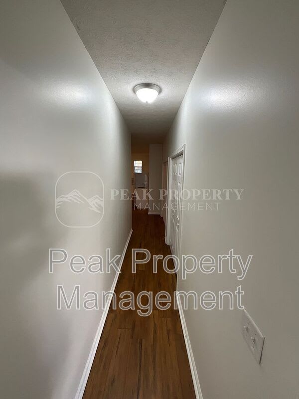 216 Wyndom Court – photo 3