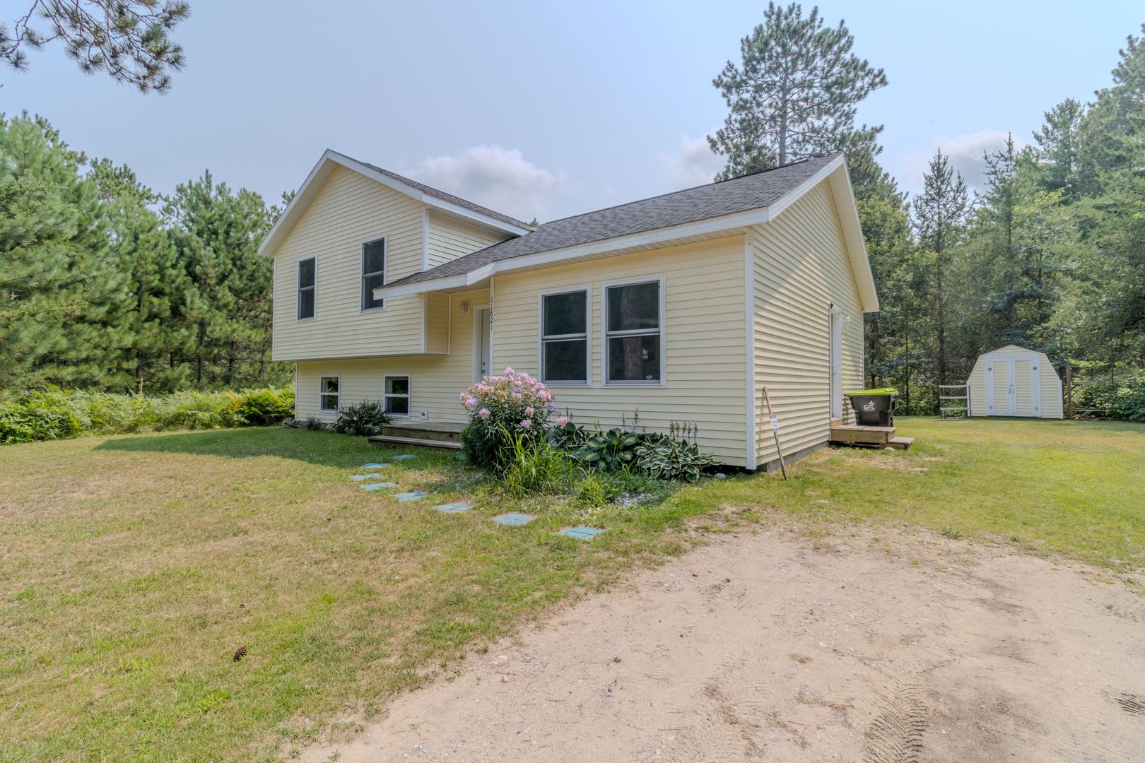 Modern Charm on 1.25 Acres – photo 1