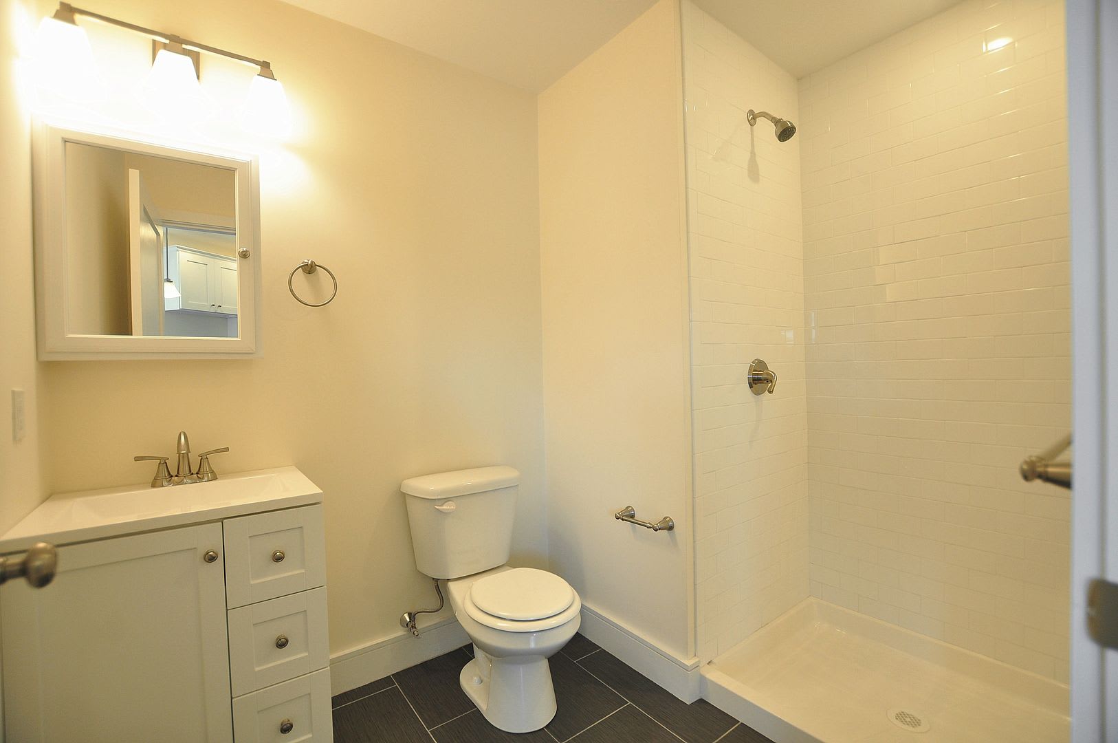 Beautiful Sunny 1 Bed With W D Available 9 1 – photo 2