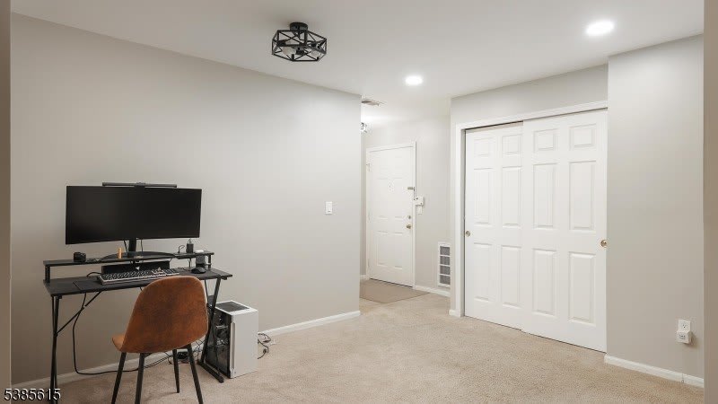 91 Jamestown Rd – photo 4