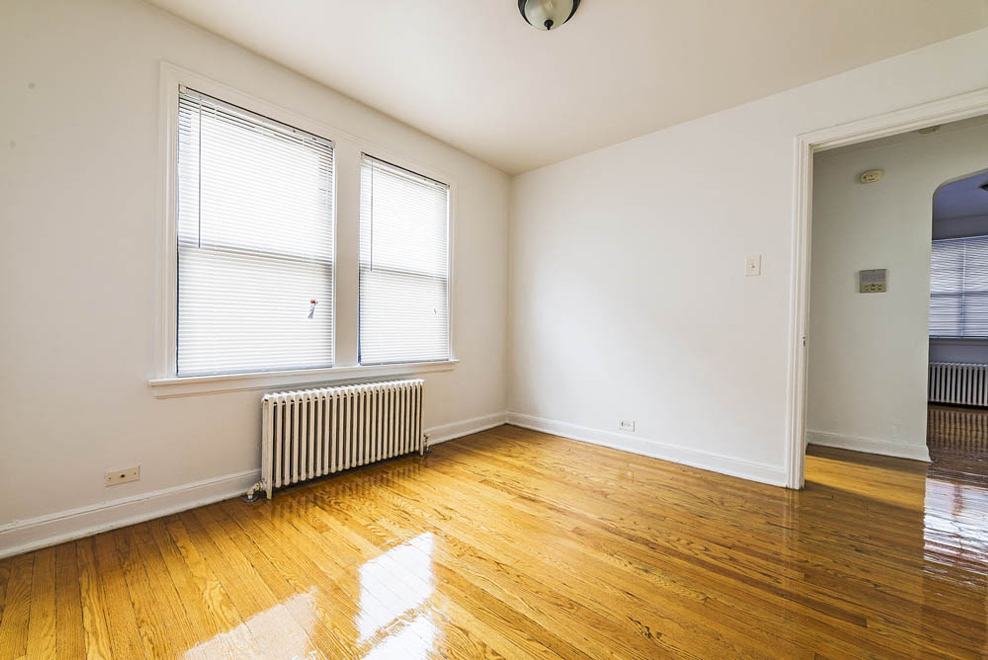 8255 S Maryland – photo 4
