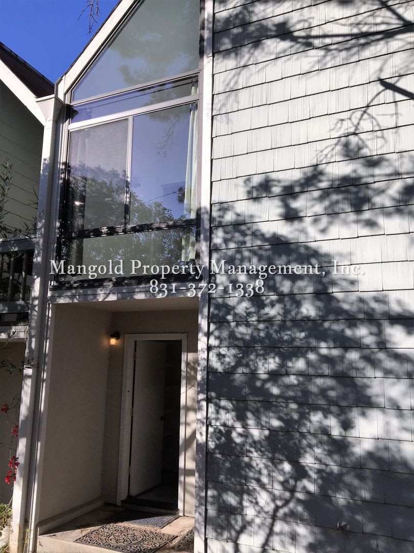 Spacious Condo In Great Pacific Grove Neighborhood – photo 2