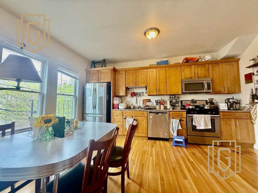 1192 Cambridge St. – photo 3