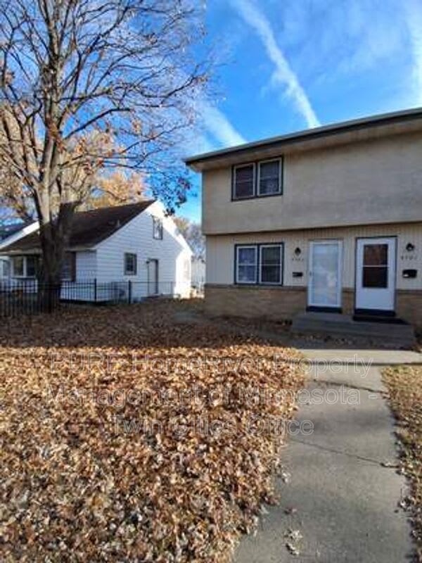 4703 5th St NE – photo 2