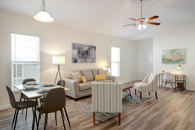 11 Summer Lake Way – photo 4