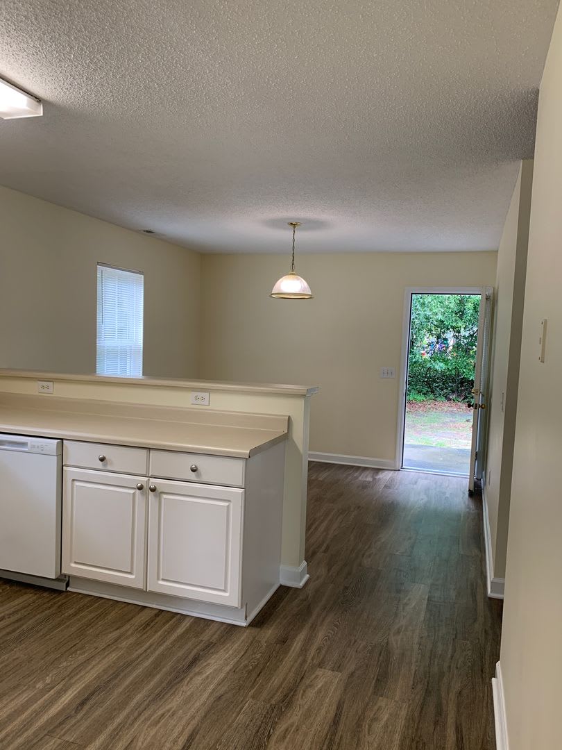 3 Bedroom 2 Bath House Available on Hillsdale Drive – photo 5
