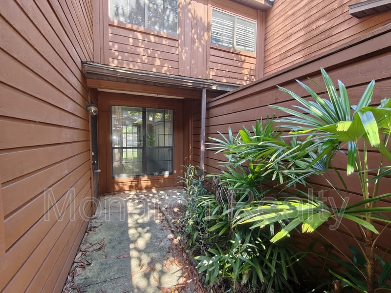 830 SW 56th Terrace – photo 2