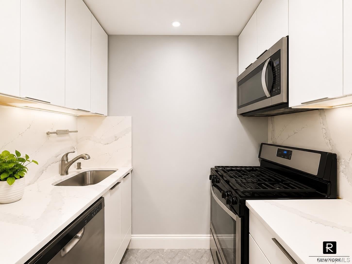 313 E 84th Street – photo 3