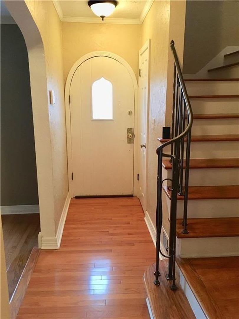 Charming 3-Bedroom Home in Midtown Oklahoma City!! – photo 2
