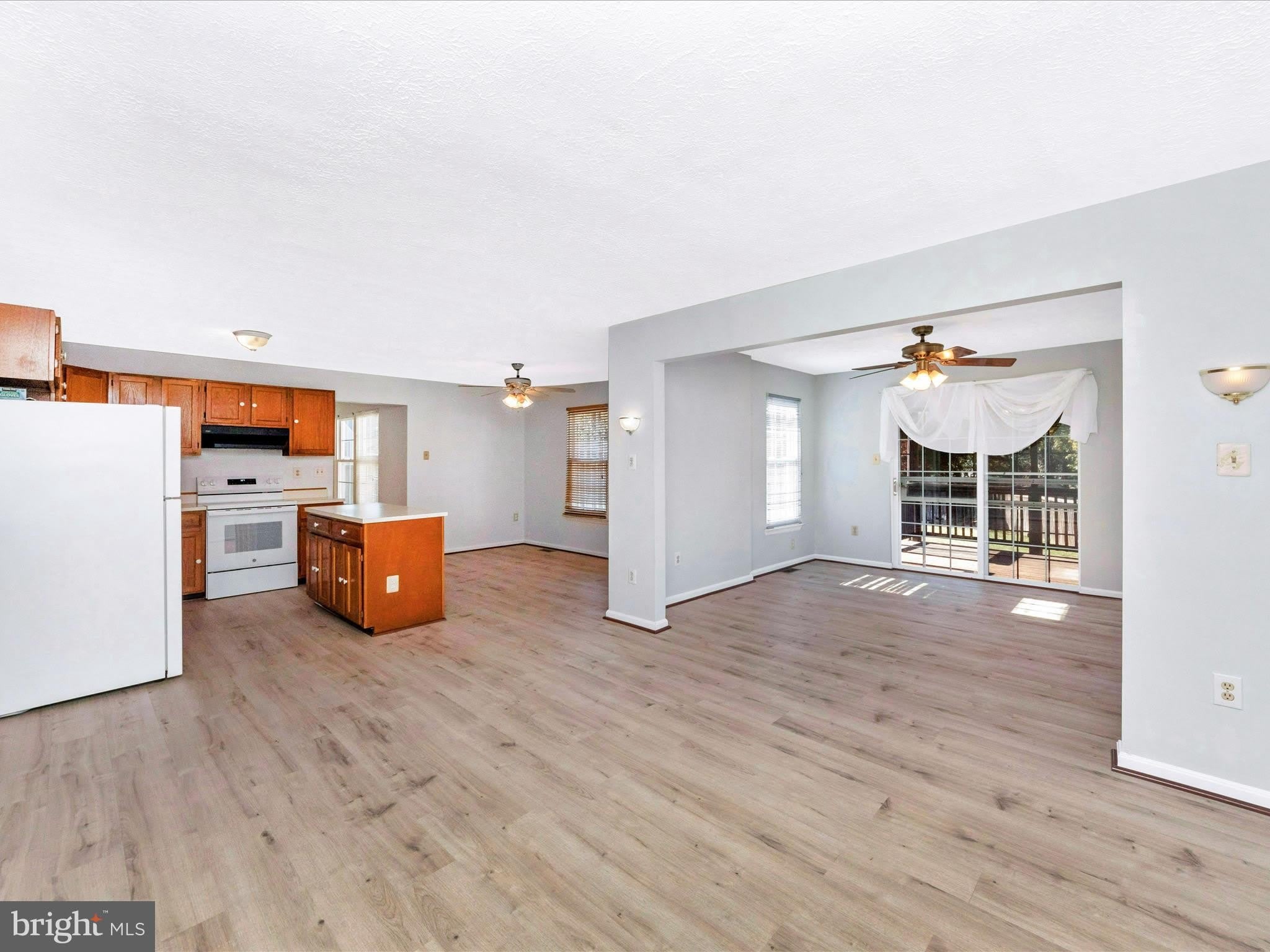 408 WILLOW HILL – photo 2
