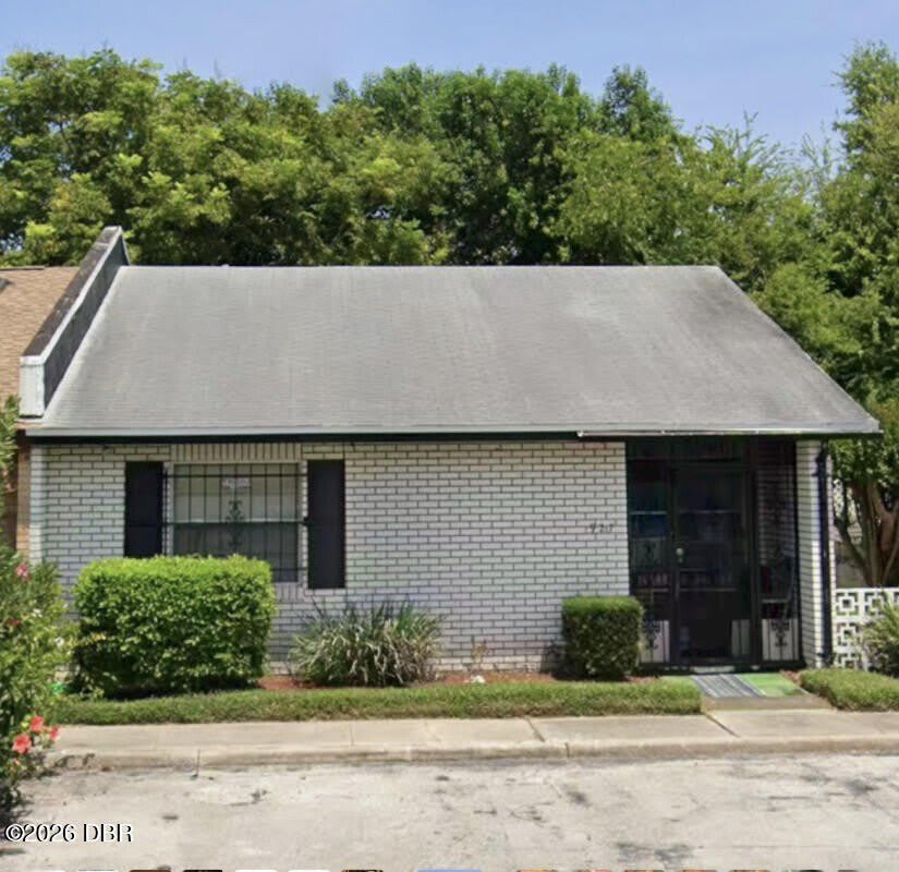 927 E Millard Court – photo 1