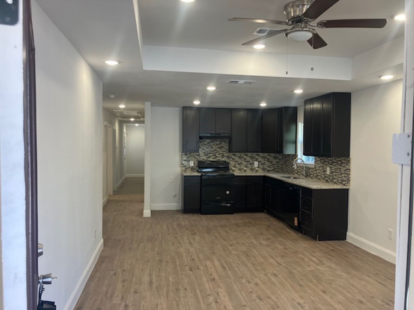 119 Chisholm St – photo 2