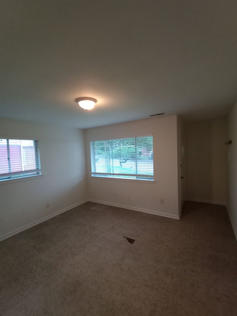Duplex Walking Distance To Utc – photo 5