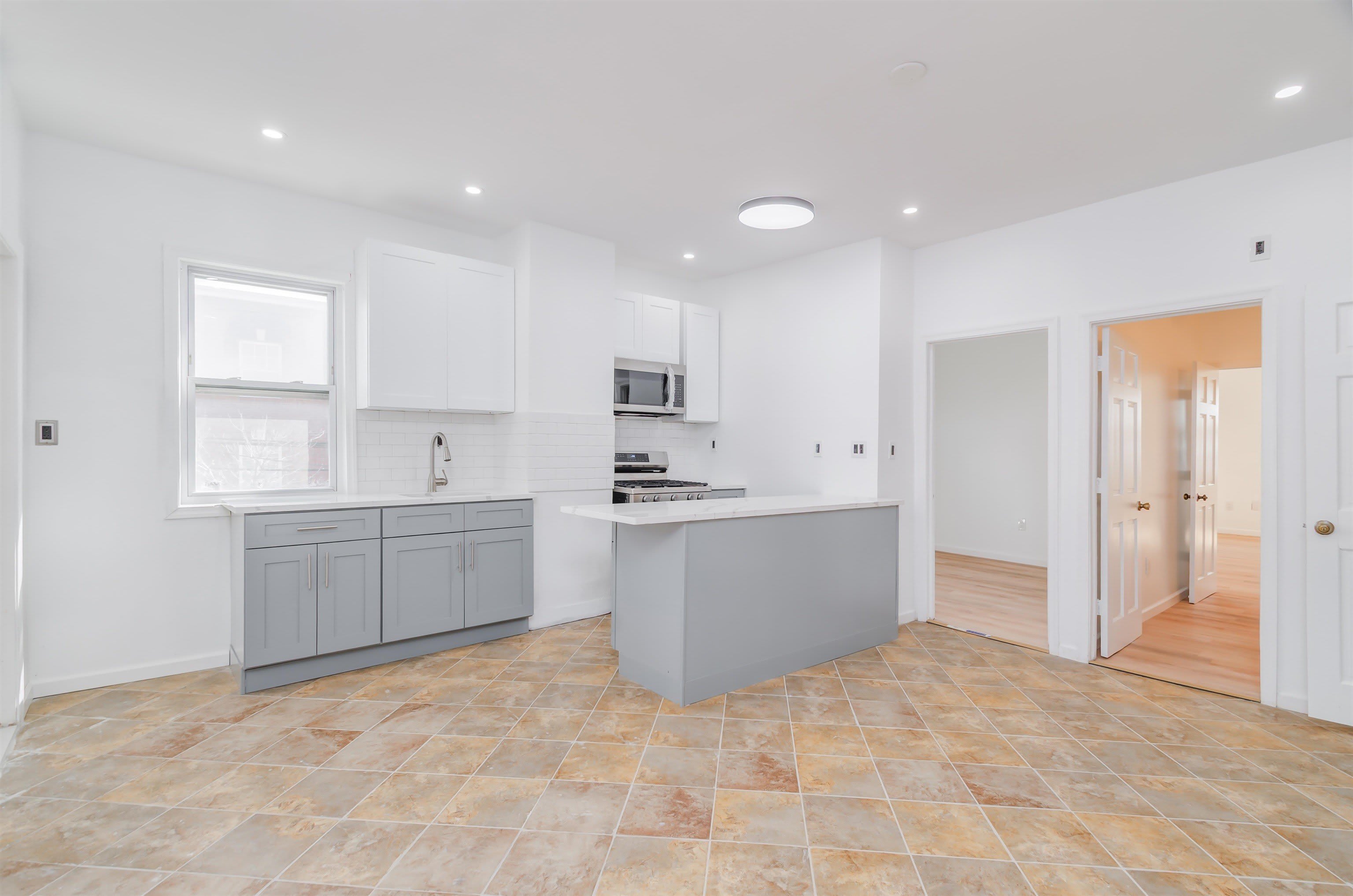 147 AVENUE E – photo 2