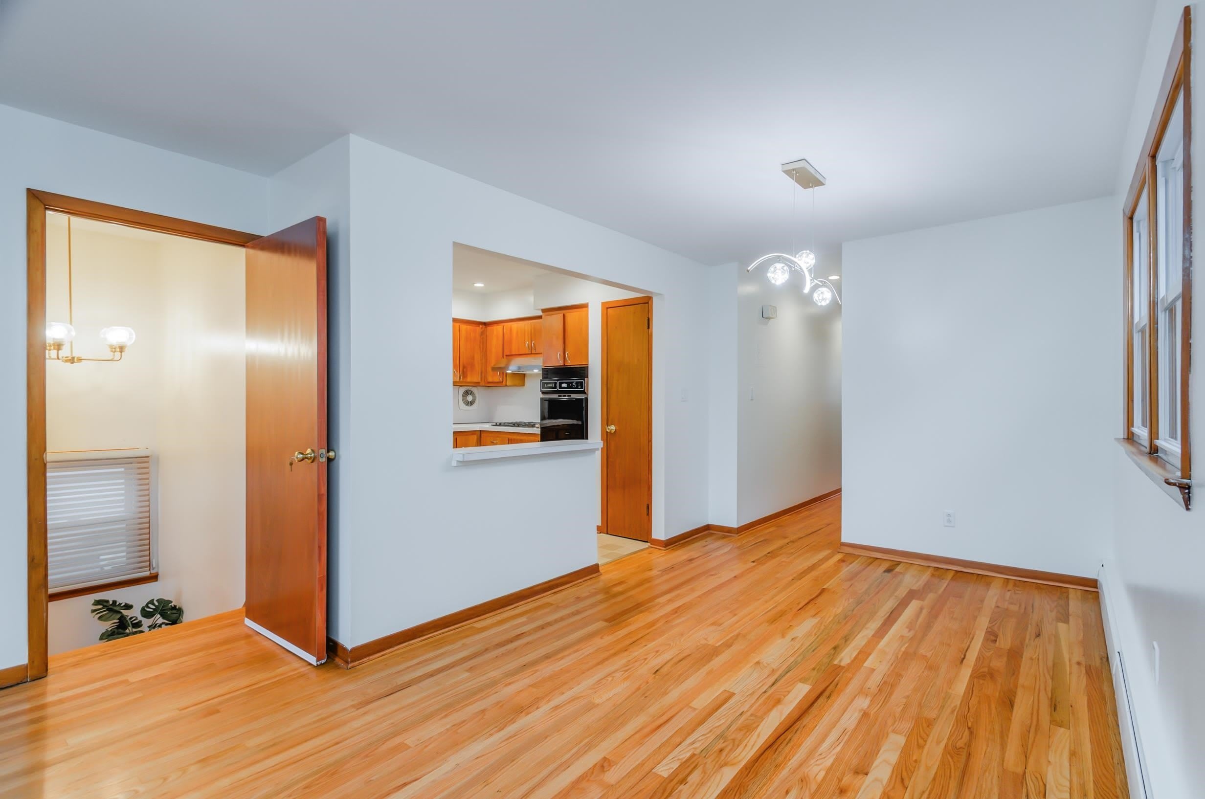 180 W 3RD ST – photo 2