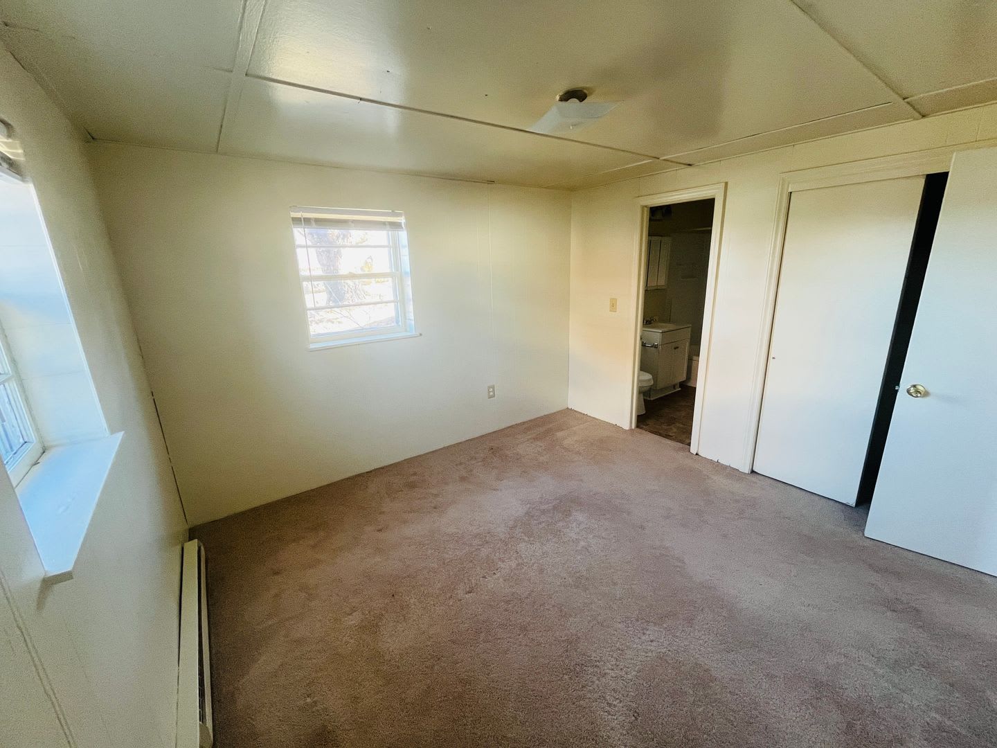 1 Bedroom, 1 Bath Apartment – photo 4