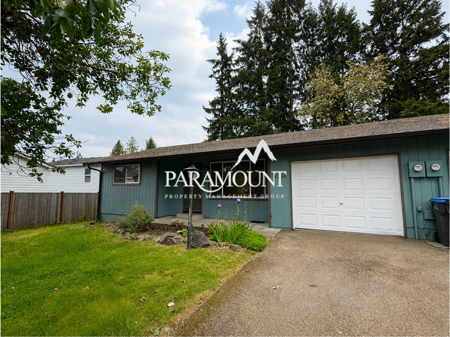 (Application Pending)Charming 2-Bedroom Duplex with Garage! – photo 2