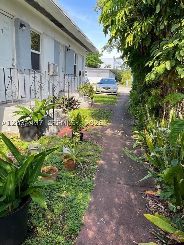 730 SW 10th St – photo 3