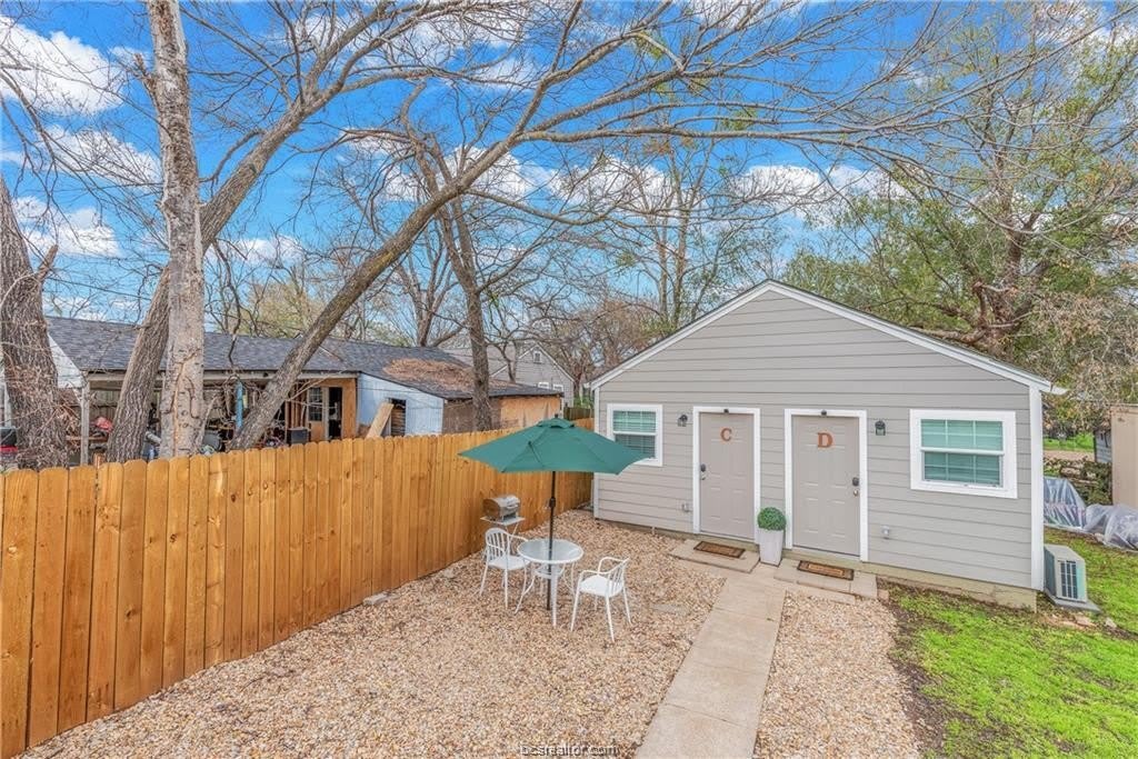 1112 E 26th Street – photo 2