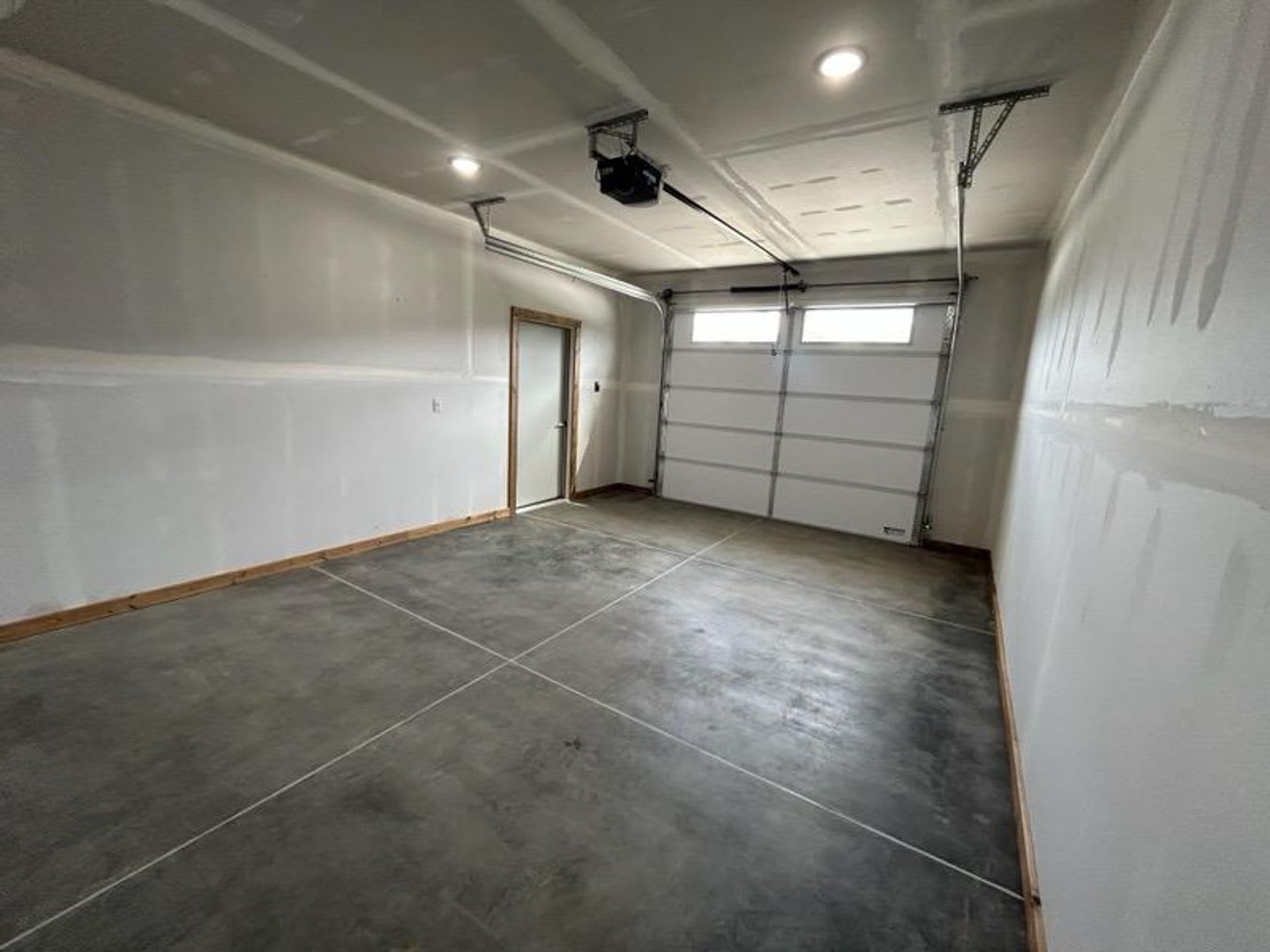 Beautiful newly built 3 bed 2 bath home – photo 2