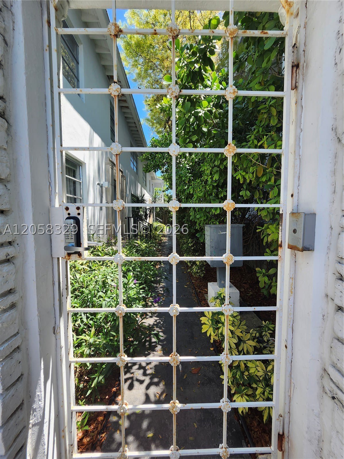 1557 Euclid Ave – photo 2