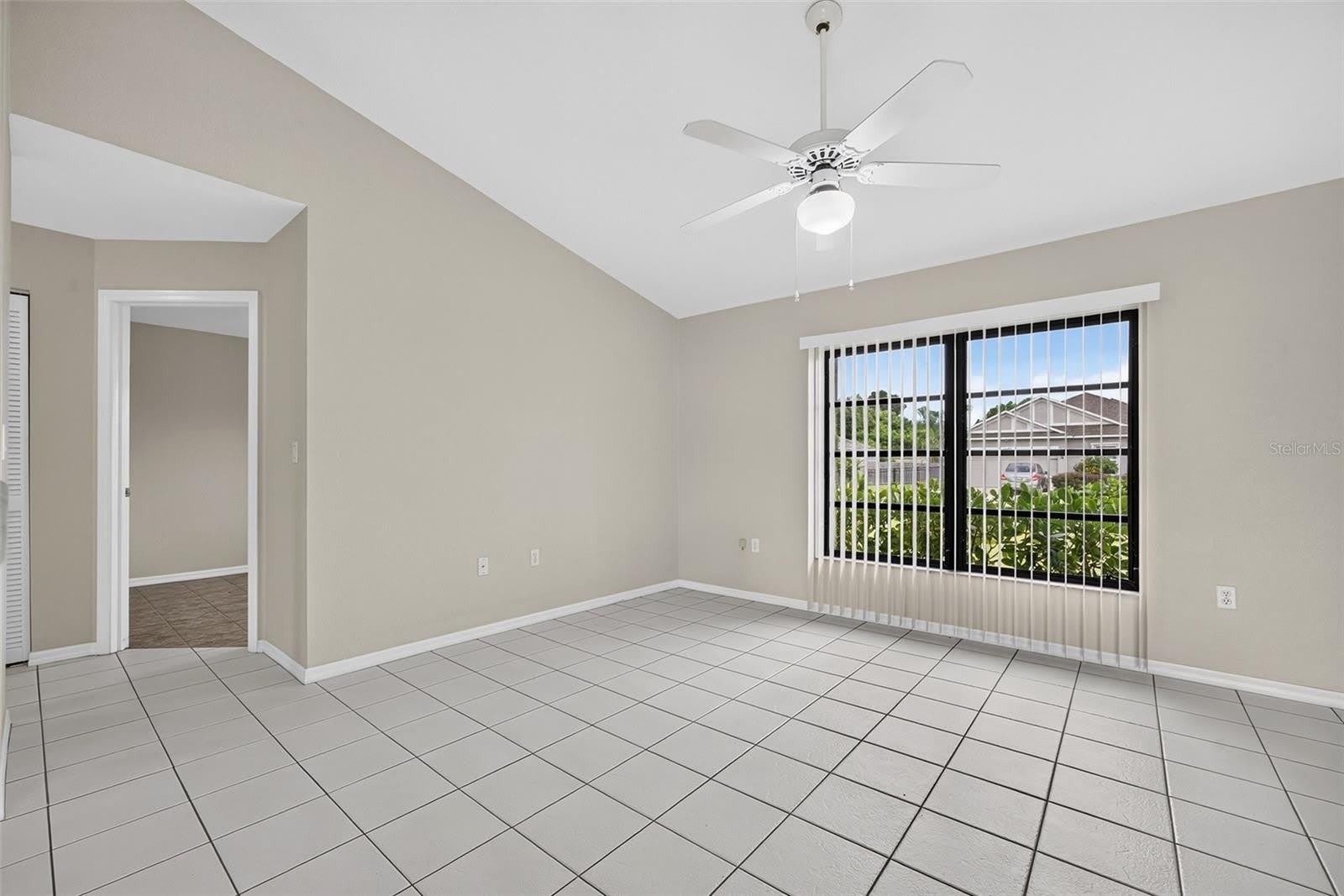 23245 LEHIGH Avenue – photo 4