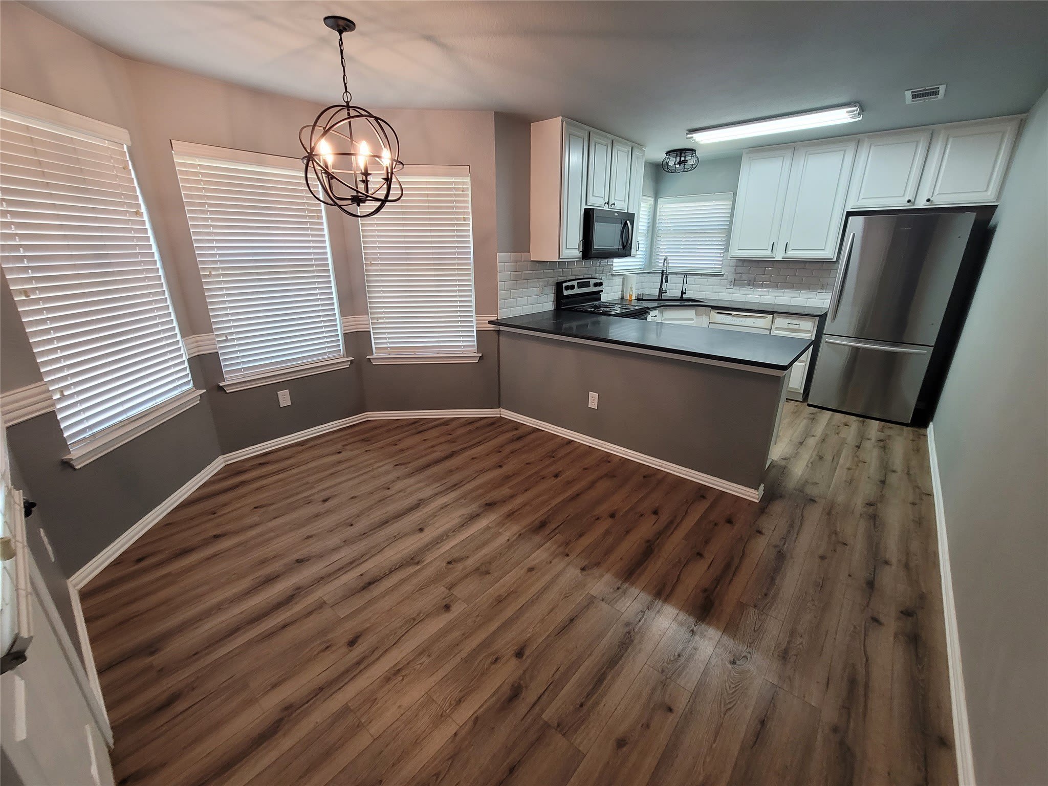 205 Willow Creek Drive – photo 4