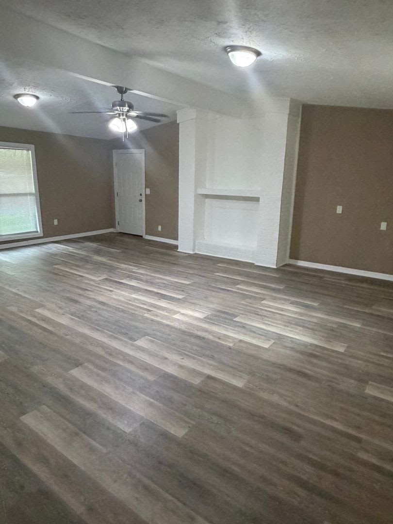Move In Ready 3Br 1 5Ba Home In South Jackson Spacious Living Convenient Location – photo 3